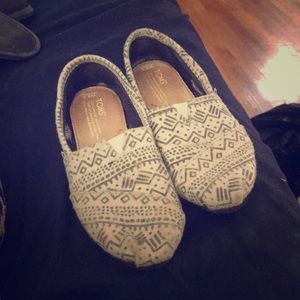 Toms